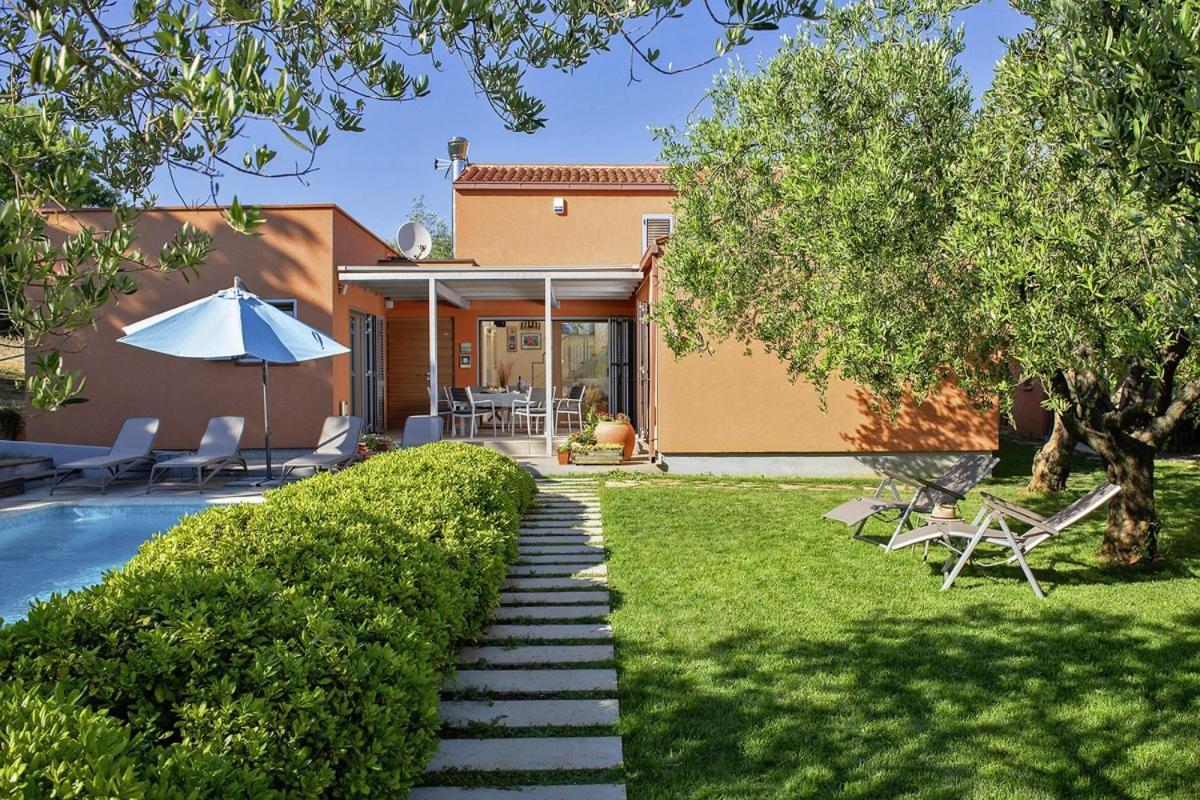 Villa Emili In Medulin - Haus Fuer 4-5 Personen Kültér fotó