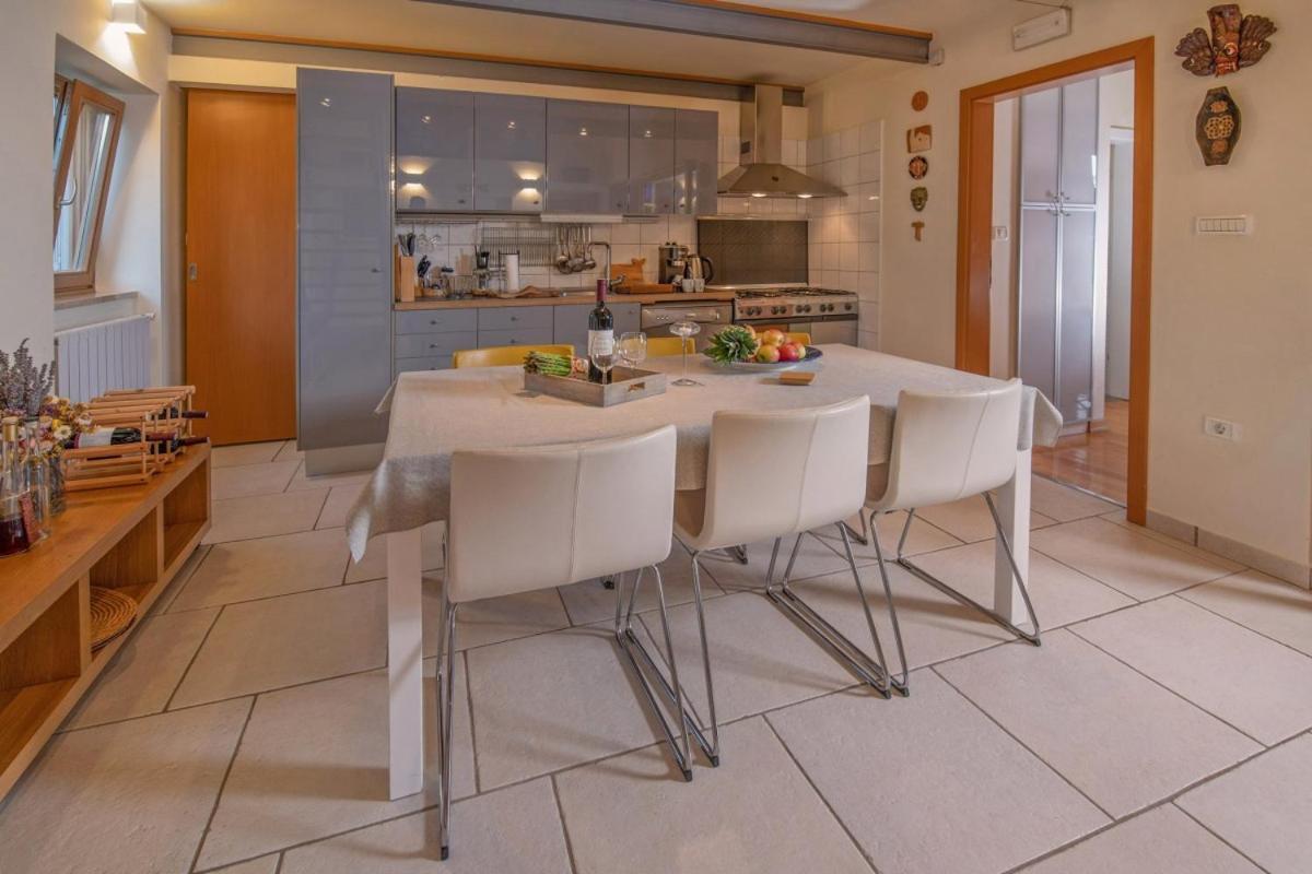 Villa Emili In Medulin - Haus Fuer 4-5 Personen Kültér fotó